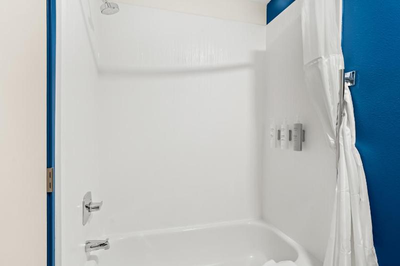 King Room image 4