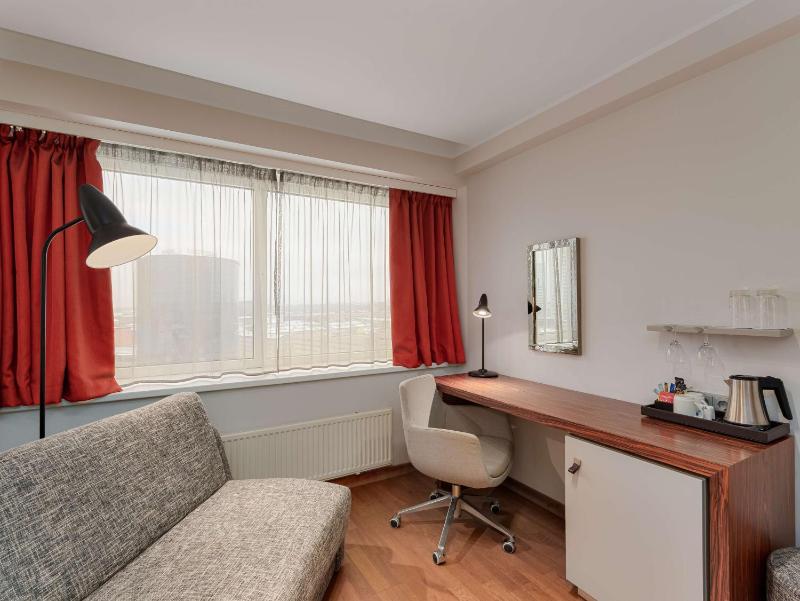 Standard Room image 4