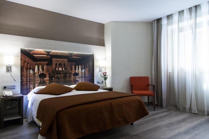 Double or Twin Room image 2