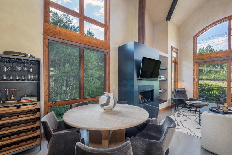 Brightside Chalet by Exceptional Stays - image 8