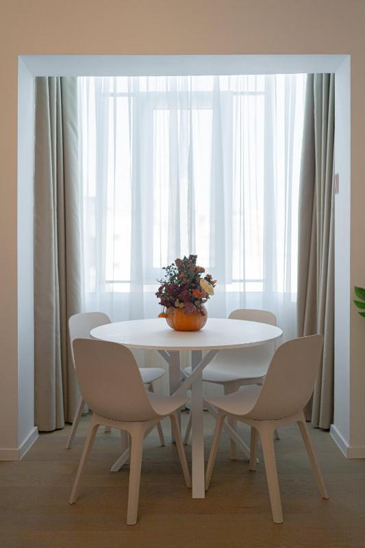 Top-Floor Romanian Athenae 2BR Apartment Quiet City Views - image 16