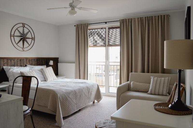 Quadruple Room with Balcony image 1