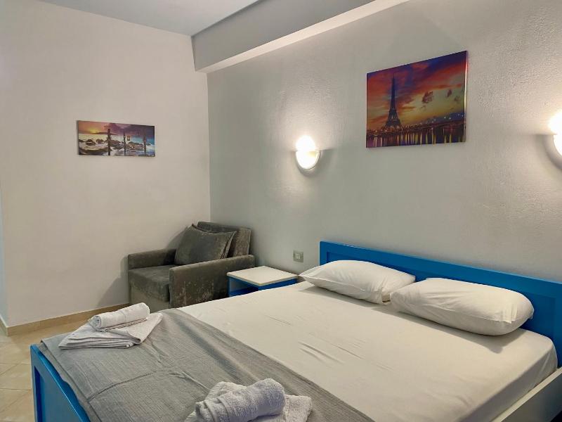 Deluxe Triple Room with Sea View image 2
