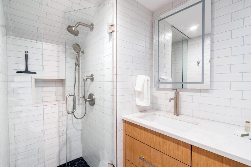 Columbine A by Exceptional Stays - image 16