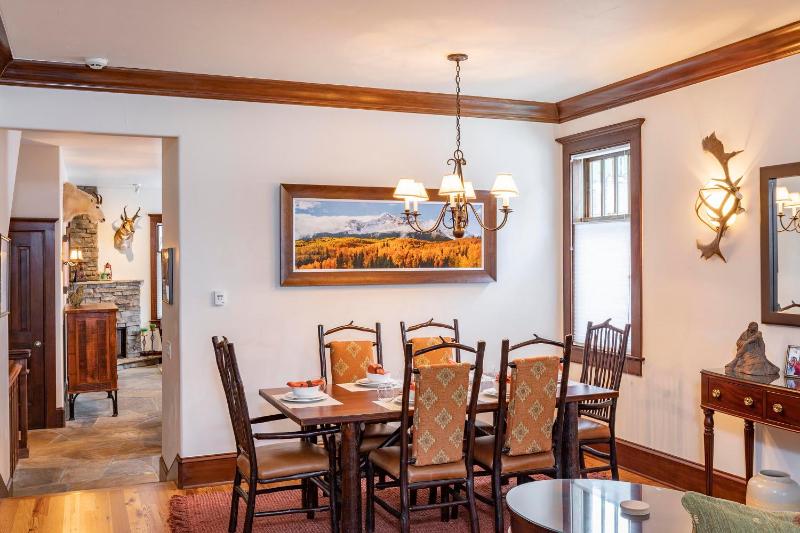 Heritage House by Exceptional Stays - image 10
