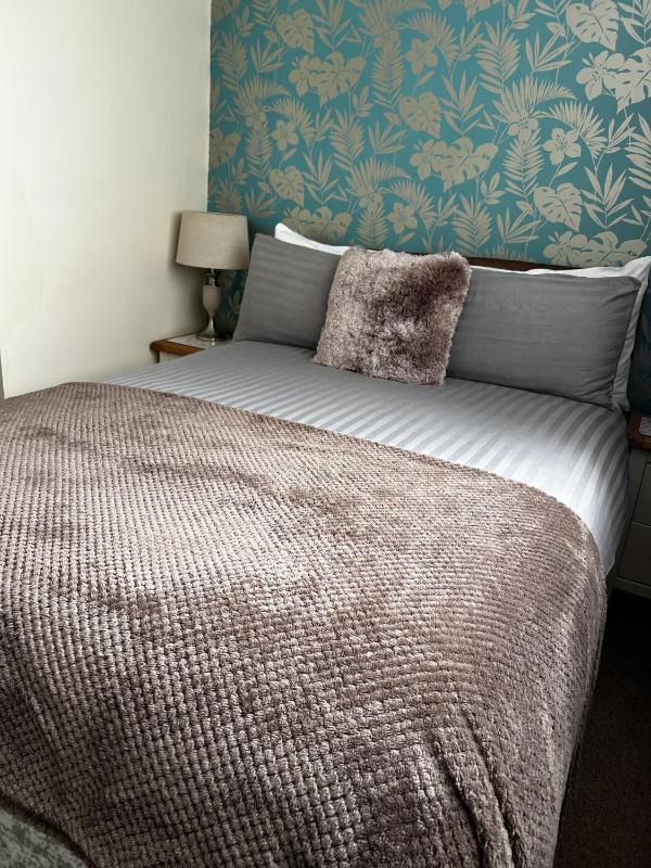 Standard Double Room image 4