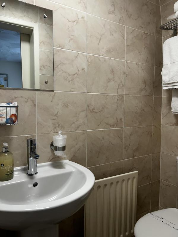 Double Room with Private Bathroom image 2