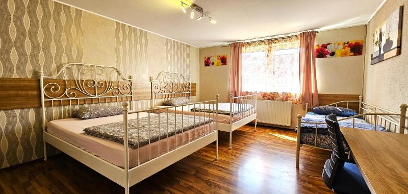 Comfort Triple Room image 1