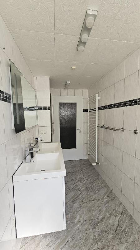 Two-Room Apartment image 3