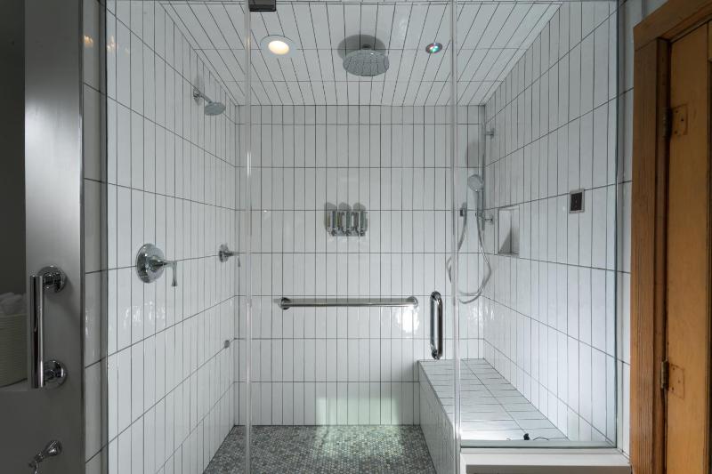 Double Room with Private Bathroom image 4