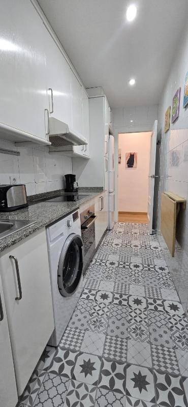 2-bedroom Bright and Classic Sagrada Familia Apartment - image 11