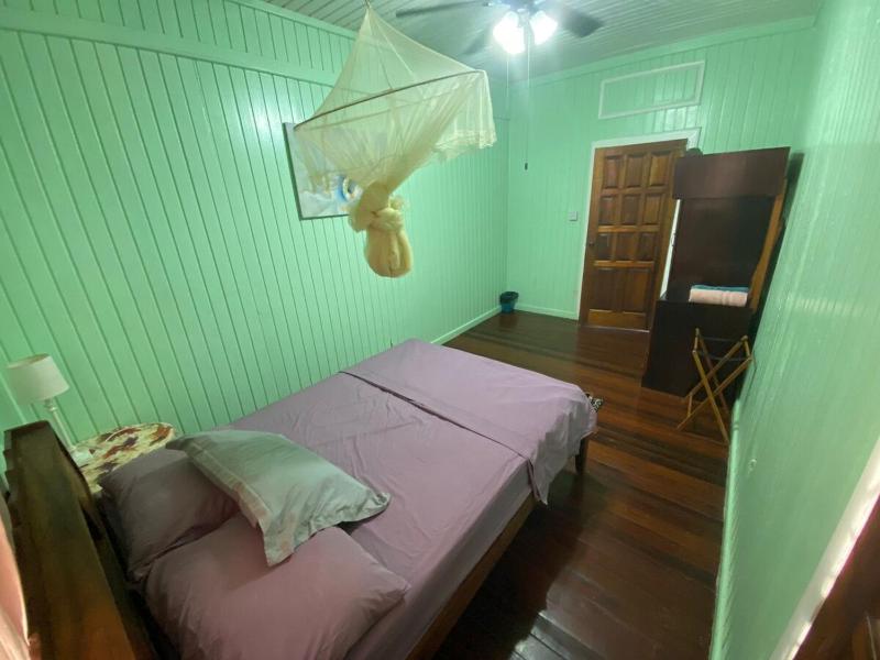 Lyn's Place - image 13