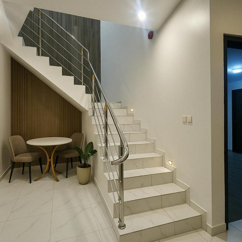 Fully Furnished Luxurious 4 Bedroom Apartment - image 2