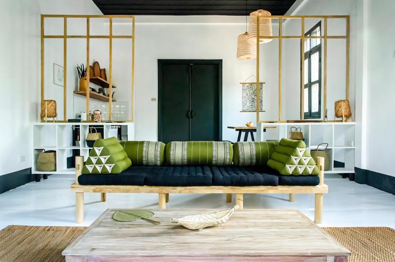 Stylish Flat and Old Town View - image 1