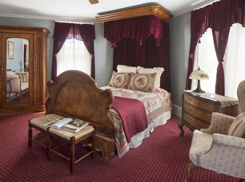 Deming Jarves Room image 1