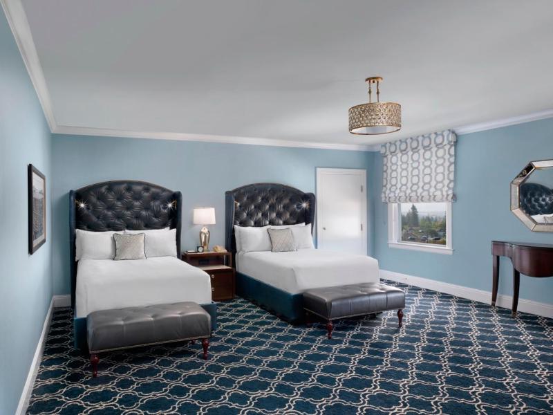 Standard Double Room with Two Double Beds image 3
