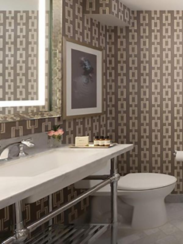 Deluxe King Room image 4