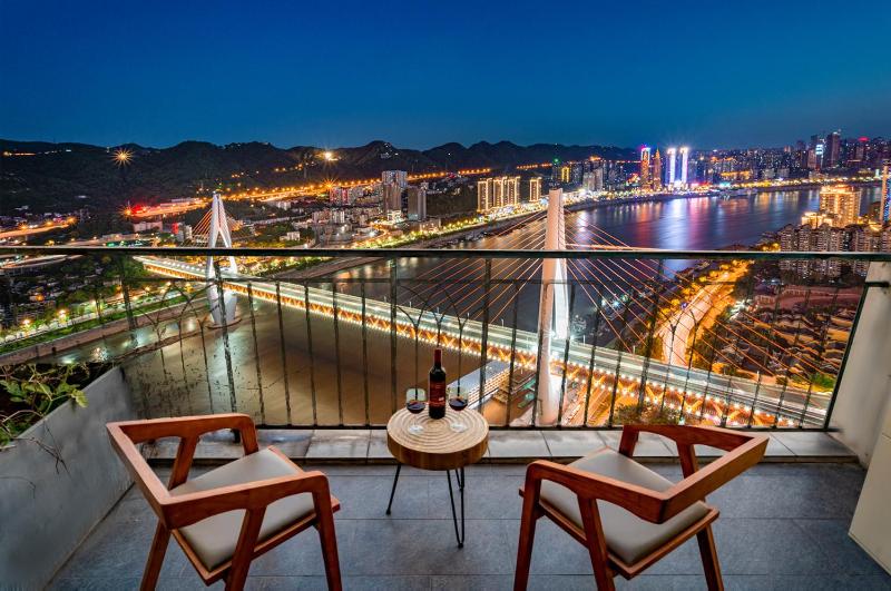 Aixin Mountain City Zhijiang Homestay - image 1