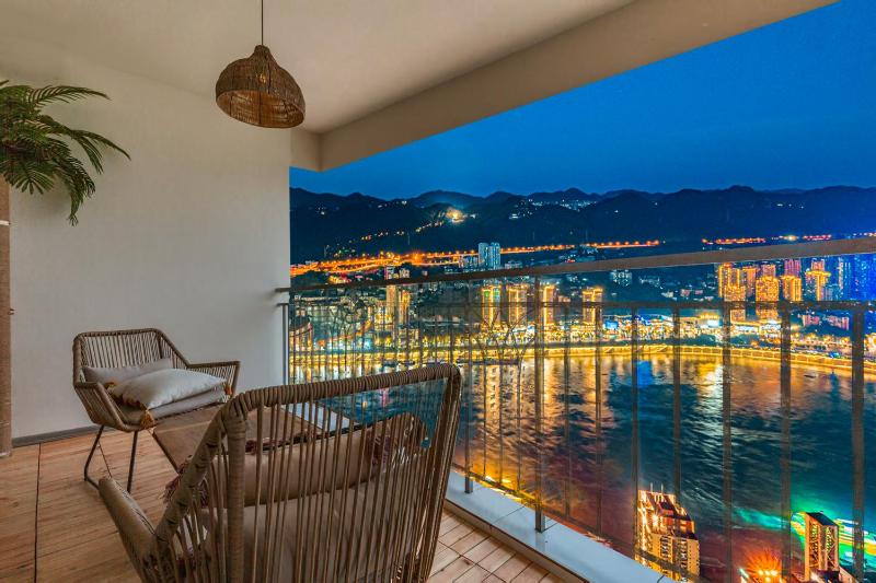 Aixin Mountain City Zhijiang Homestay - image 40