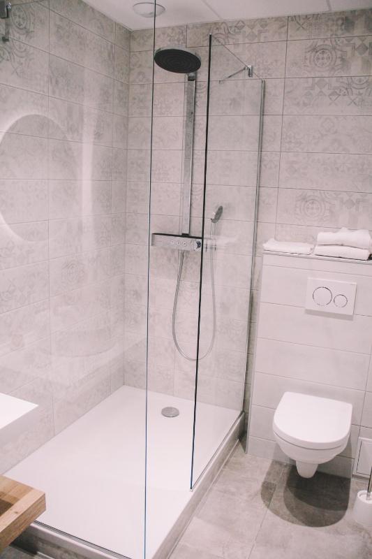Single Room image 3
