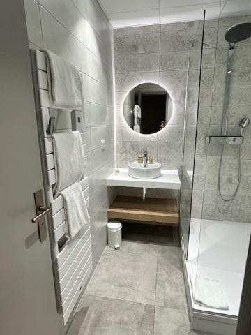 Single Room image 4