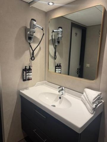 Comfortable Double Room image 2