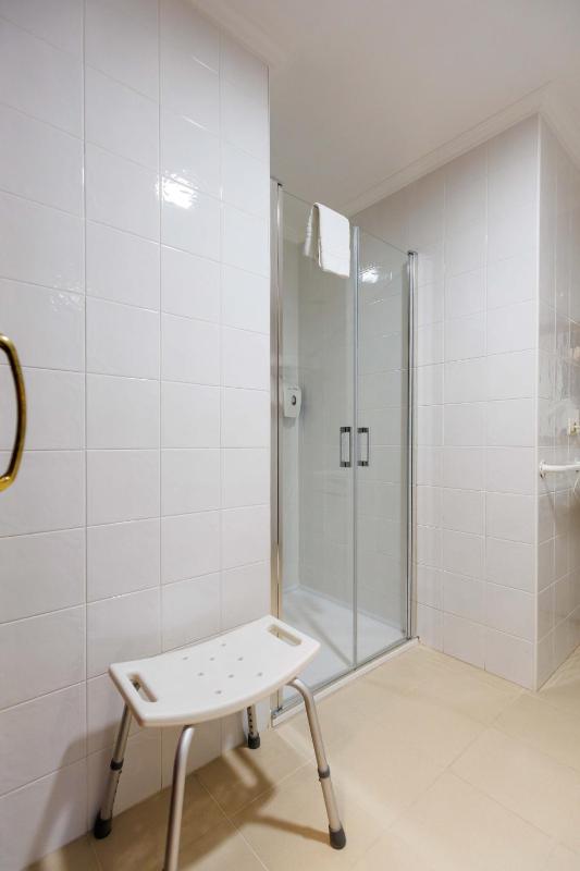 Double Room - Disability Access image 3