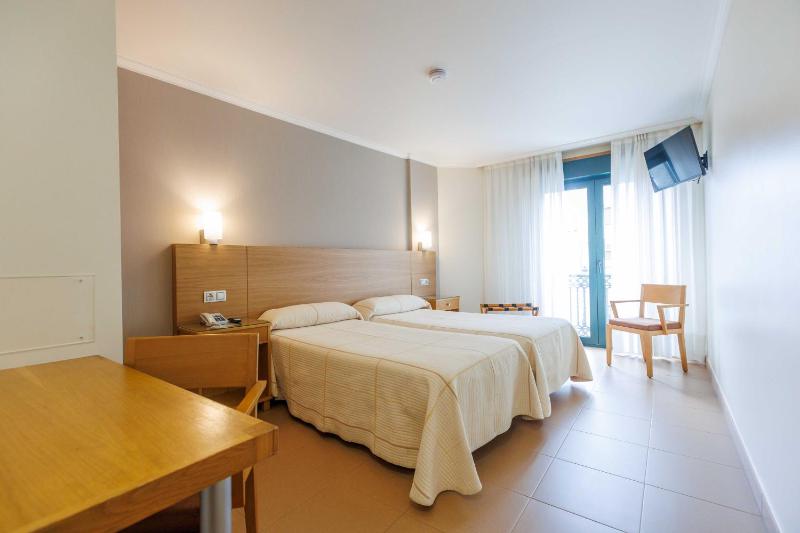 Twin Room image 1