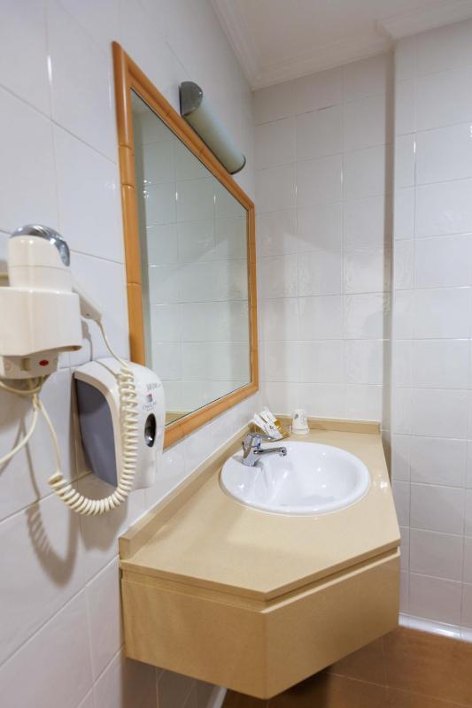 Double Room image 3