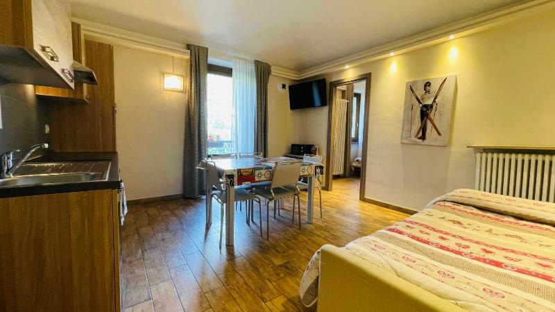 One-Bedroom Apartment (5 Adults) image 4