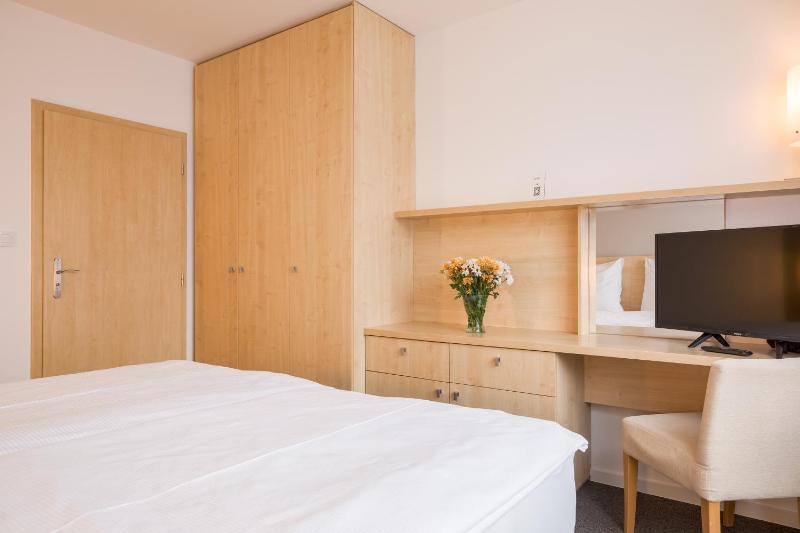 One-Bedroom Apartment (2 Adults + 2 Children) image 4