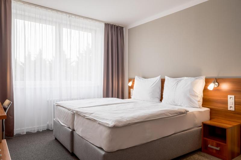 Standard Double or Twin Room image 1