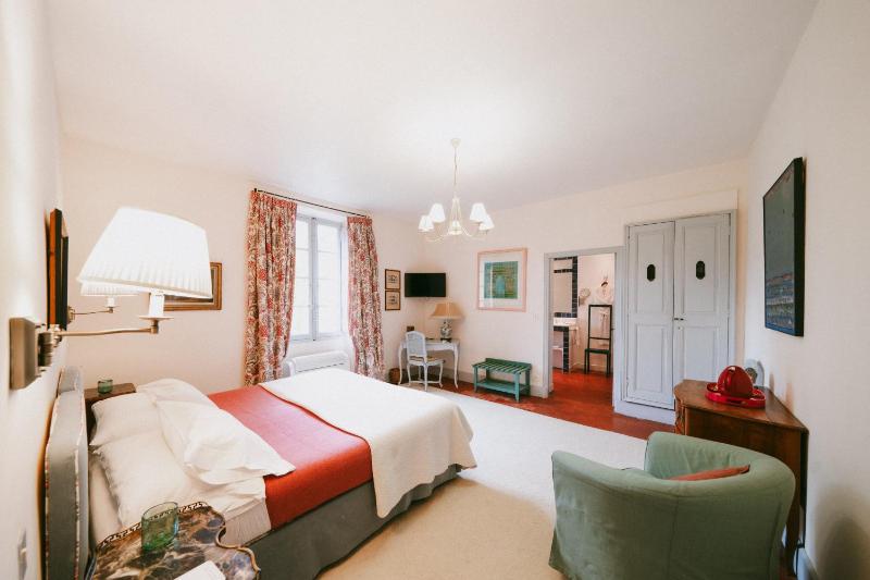 Double Room with Spa Bath image 1
