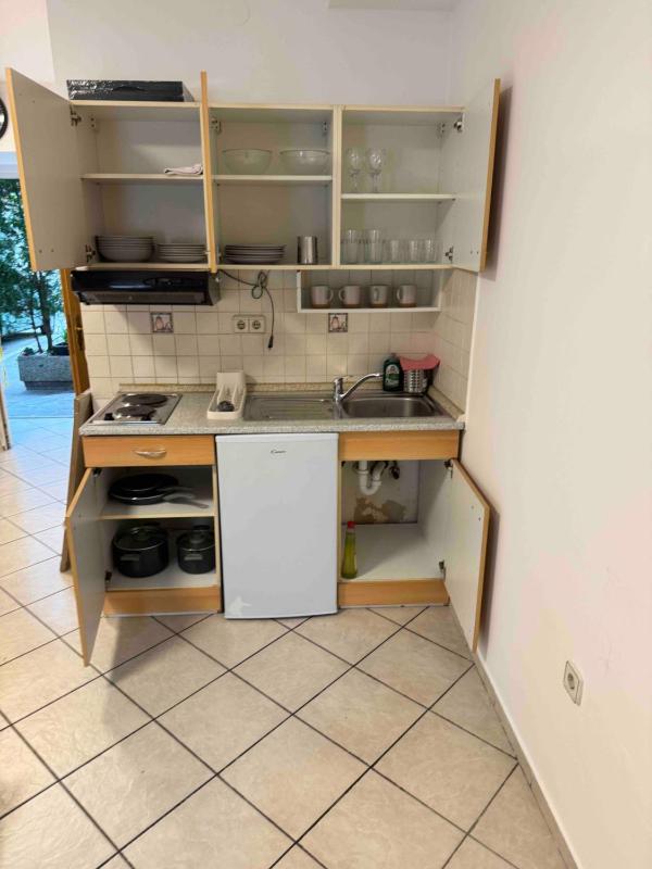 Cozy flat near Tivoli park with free parking - image 7