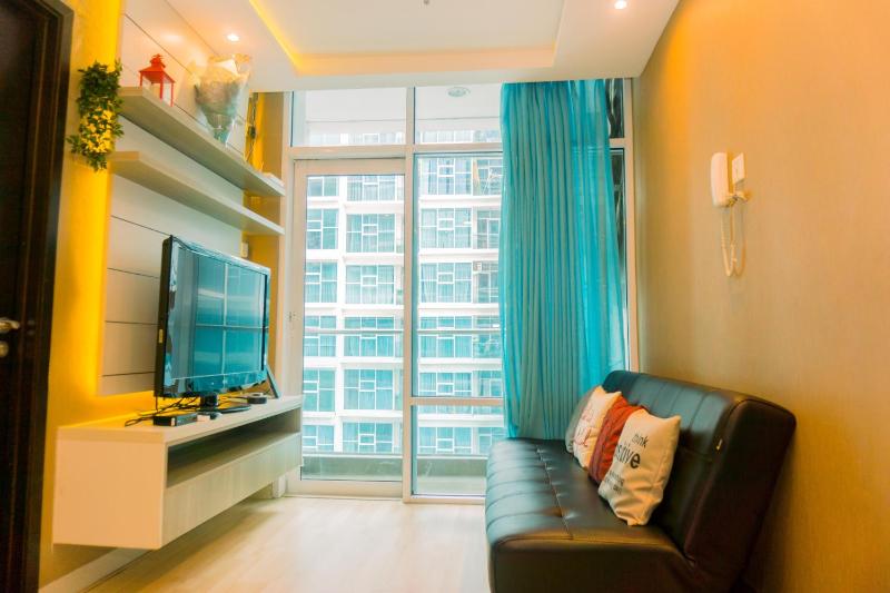Fancy and Nice 1BR at Brooklyn Alam Sutera Apartment By Travelio - image 13