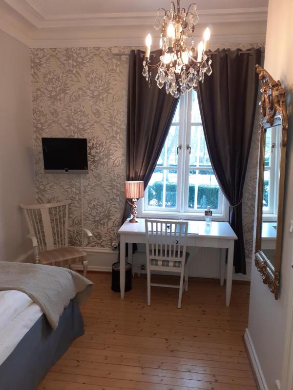 Standard Single Room image 4