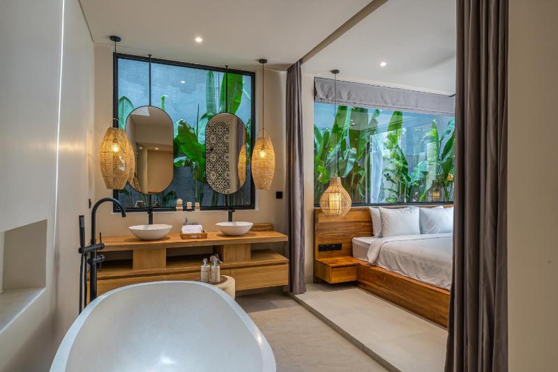 Yuko Tropical Bliss 2BR Villa Short Stroll to Beach - image 8