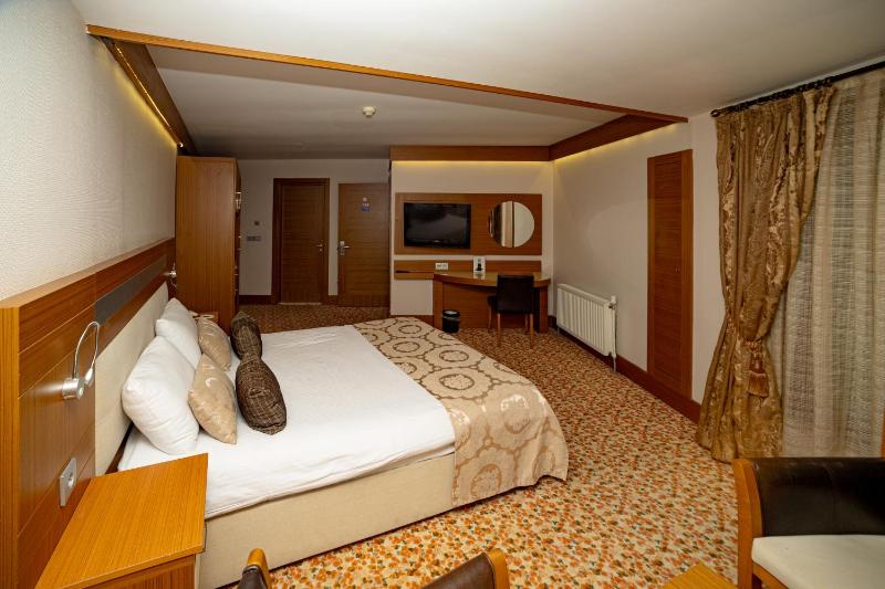 Budget Double or Twin Room image 3