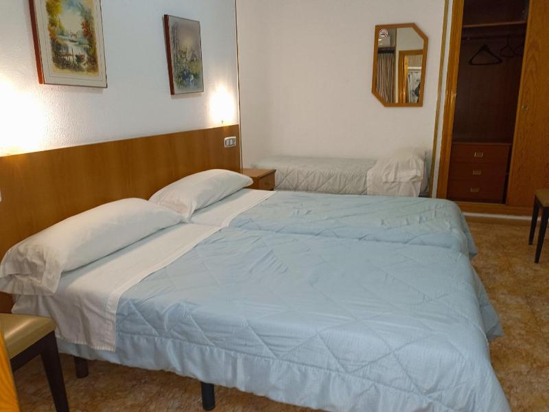 Hostal Gran Via Levante - image 13