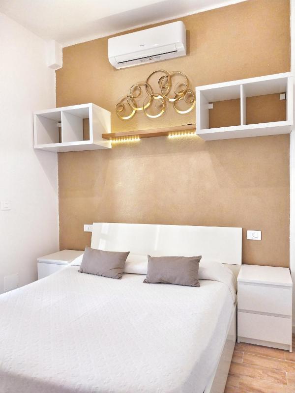 Attic Apartment Air Conditioning Fast WiFi - image 25