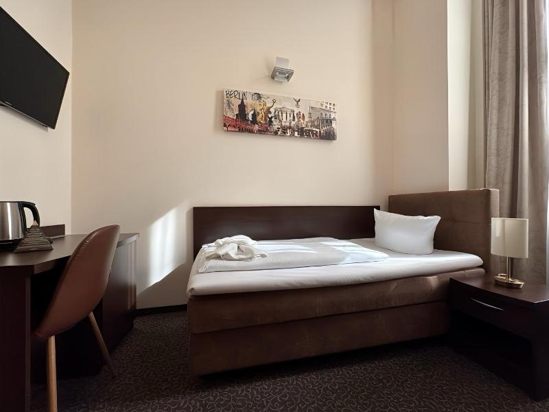 Standard Single Room image 1