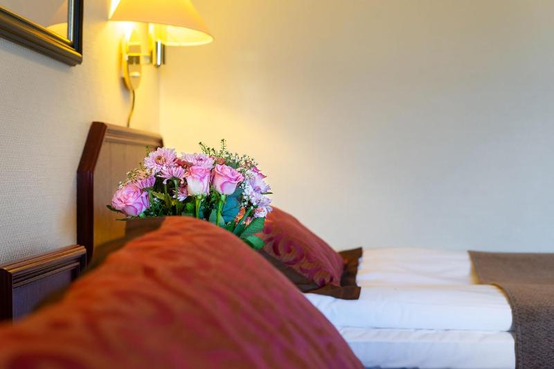 Double Room with Extra Bed image 2