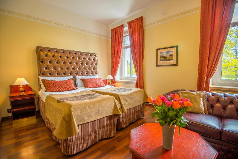 Double Room with Extra Bed image 4