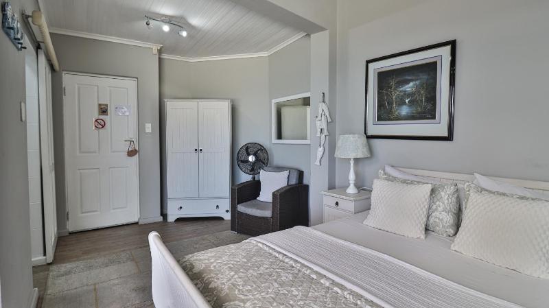 3ColoursBlue Guest House - image 3