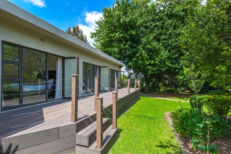 4 Bedroom - Family Home - Tennis Court - Pool - image 11