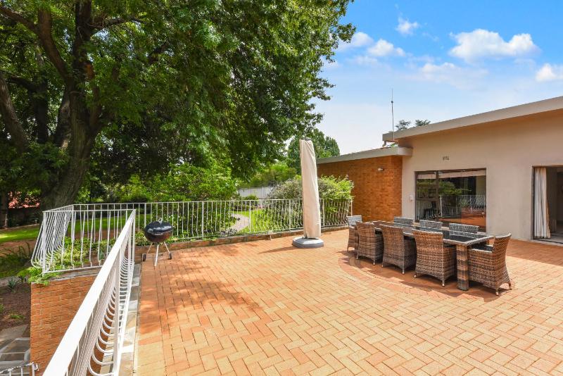 4 Bedroom - Family Home - Tennis Court - Pool - image 6