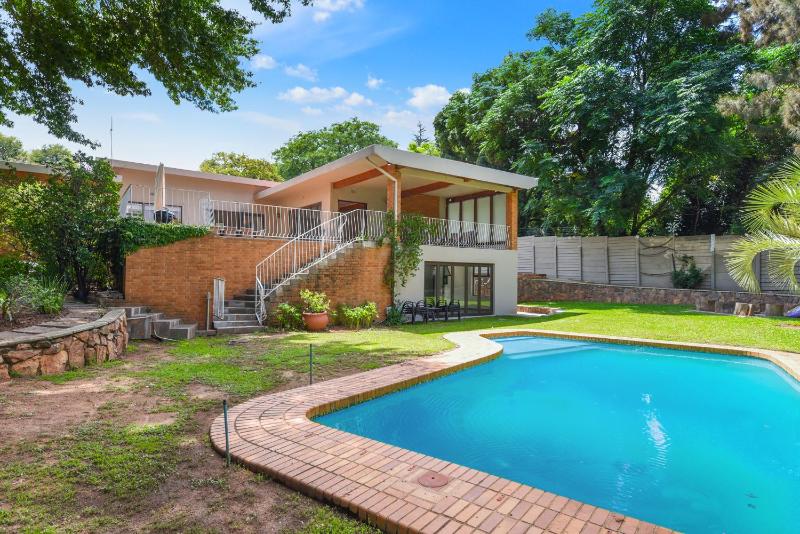 4 Bedroom - Family Home - Tennis Court - Pool - image 10