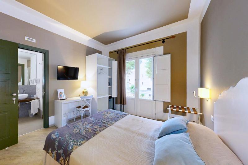 Superior Twin or Double Room image 1