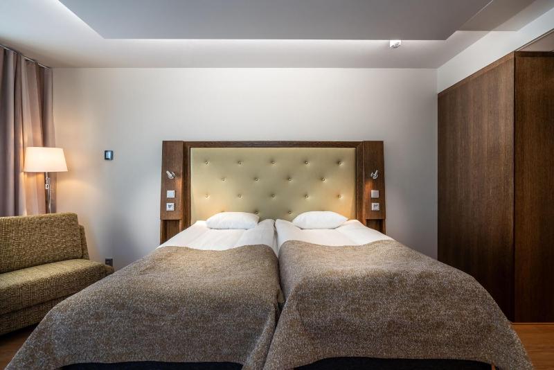 Double or Twin Room image 4