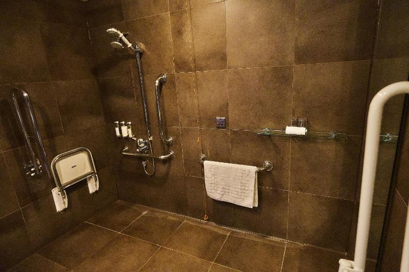 Accessible Room  image 3